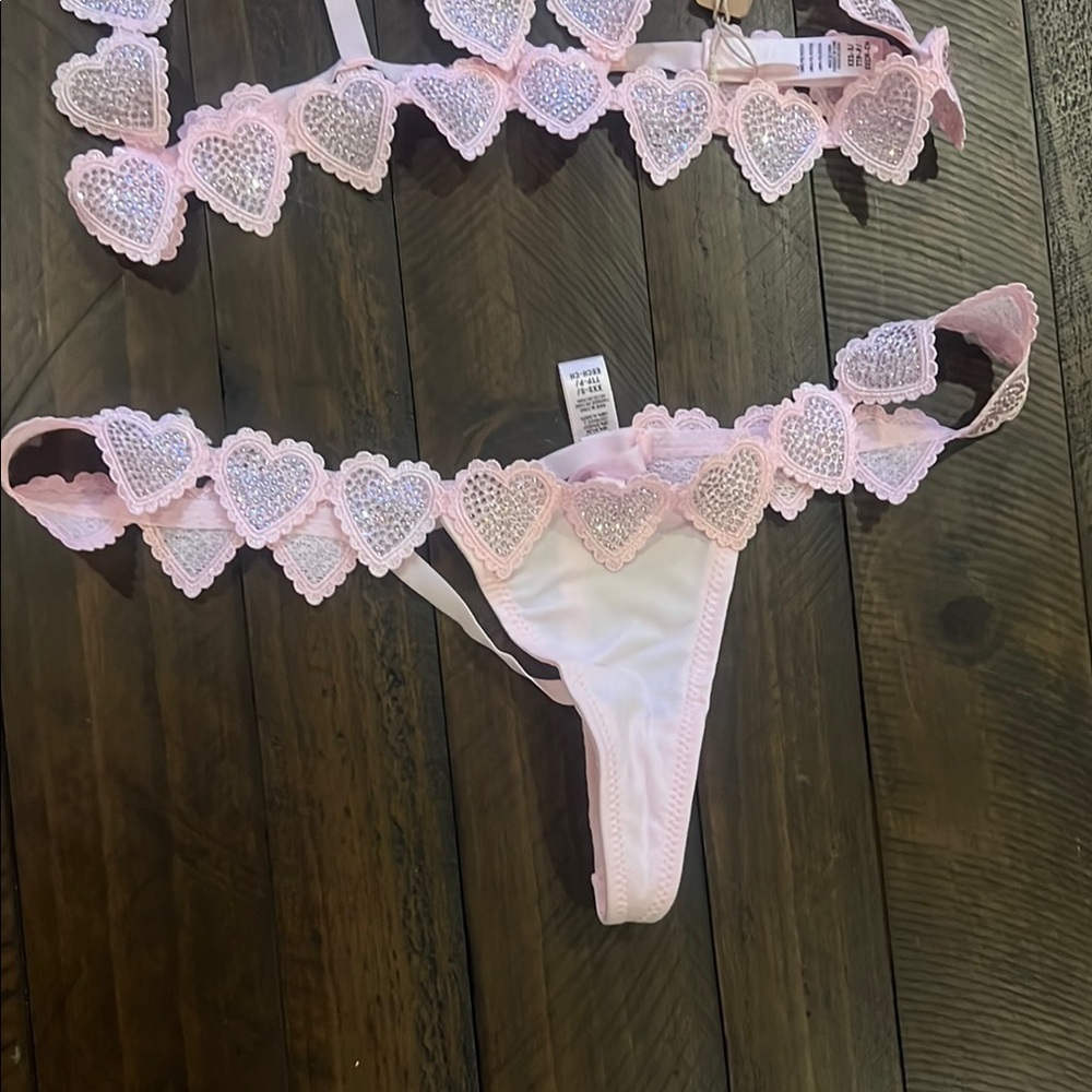 SKIMS Rhinestone Heart Set💕 - Picture 11 of 16